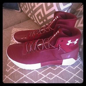 Under Armour Drive 4 cardinal